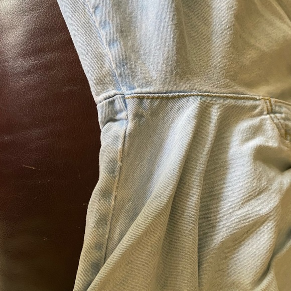 VINTAGE women’s Cherokee light wash, high waisted, pleated jeans - Picture 6 of 14